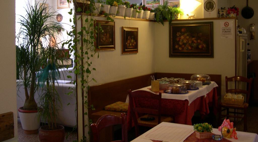 Albergo Le Rose Пистойя Экстерьер фото