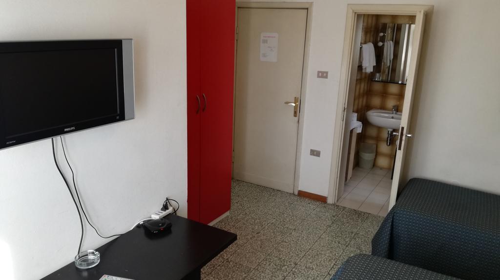 Albergo Le Rose Пистойя Экстерьер фото