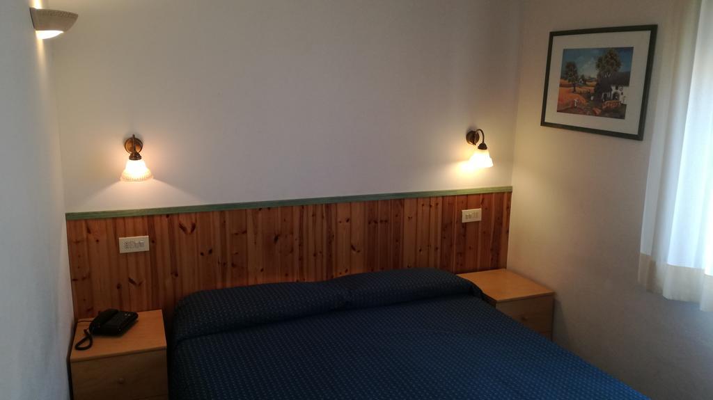 Albergo Le Rose Пистойя Экстерьер фото