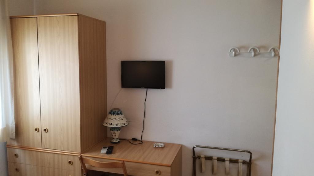 Albergo Le Rose Пистойя Экстерьер фото